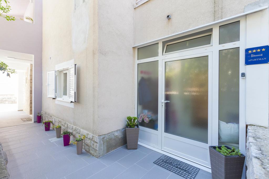 Apartmani Marina Makarska Zewnętrze zdjęcie