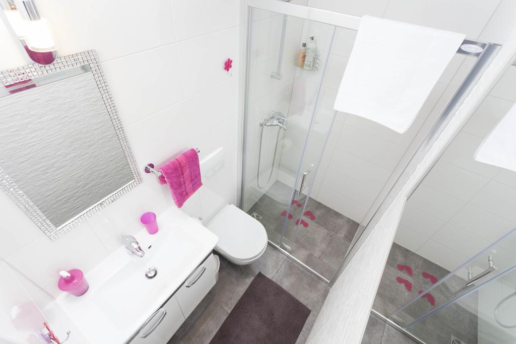 Apartmani Marina Makarska Zewnętrze zdjęcie