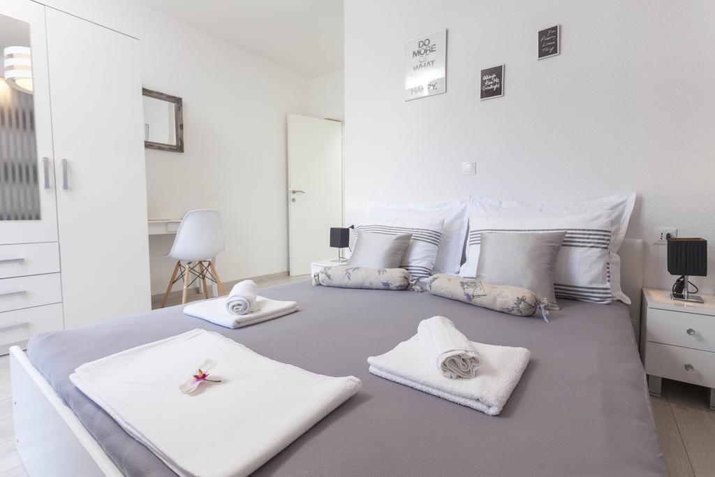 Apartmani Marina Makarska Zewnętrze zdjęcie